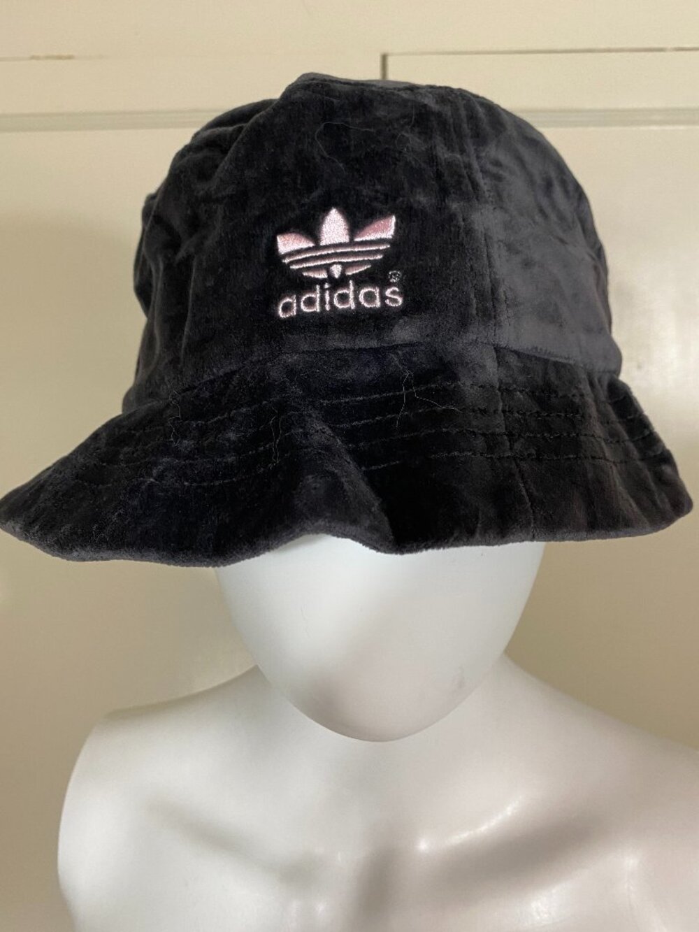 ADIDAS Originals Charcoal Gray Velour Bucket Hat Trefoil Logo NWOT One Size Y2K